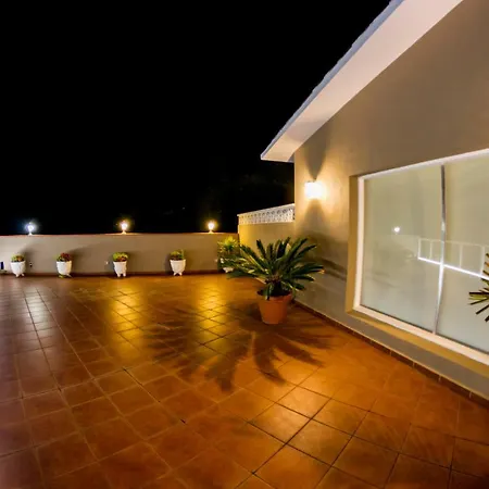 펜션 The Retreat House With The View
