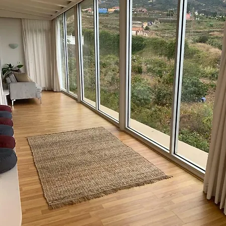 The Retreat House With The View * 라오로타바